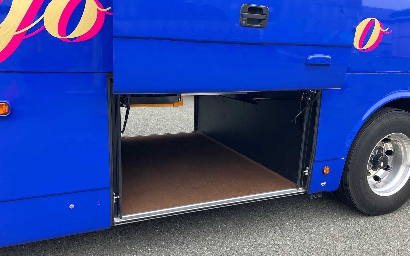 車内